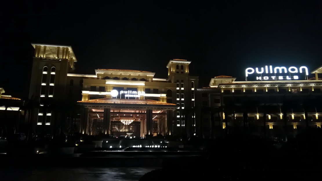 岳阳洞庭国际铂尔曼酒店 换热机组安装